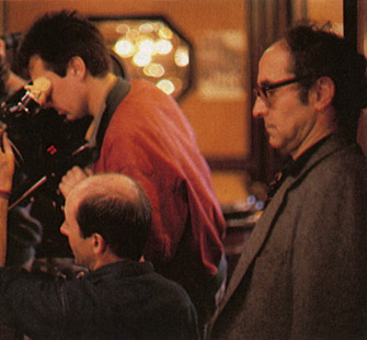 Jean-Luc Godard sur le tournage du film Dtective ralis en 1985